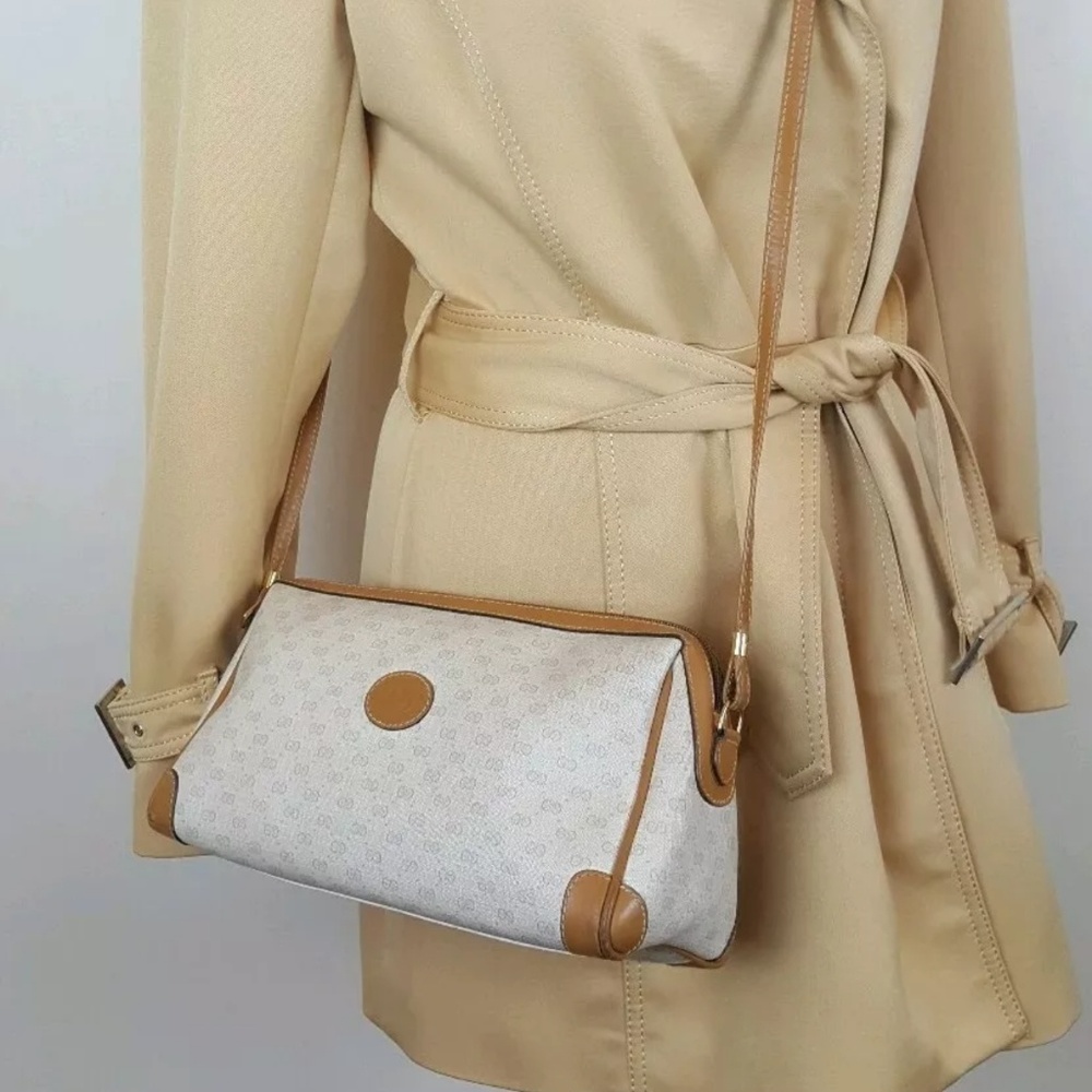 Gucci Tan Ivory Crossbody Zipper Handbag Vintage